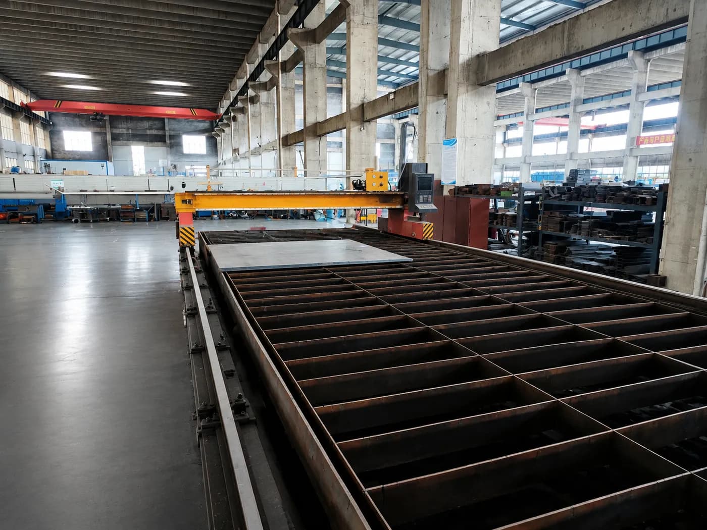 CNC flame cutting machine cutting steel plate